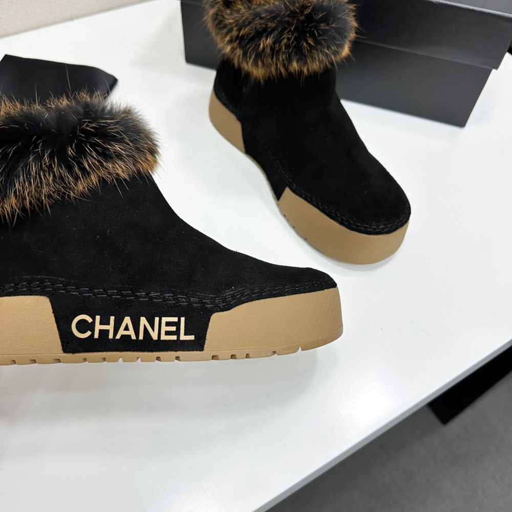 CHANEL Fur Trim Snow Boots Logo Rubber Sole Ankle Boots - Picture 6 of 9